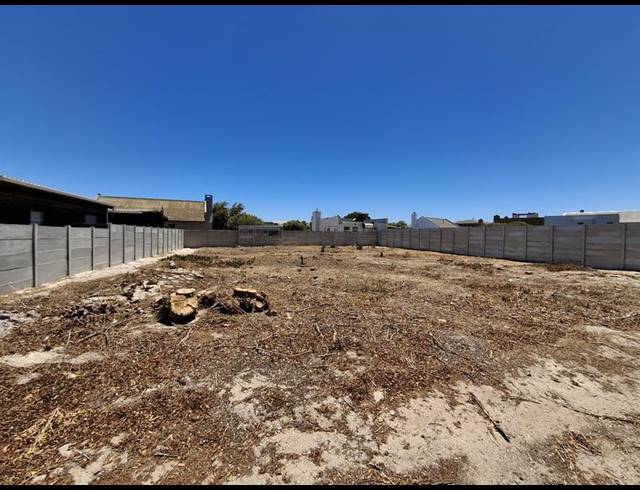 LAND FOR SALE IN BRITANNIA BAY